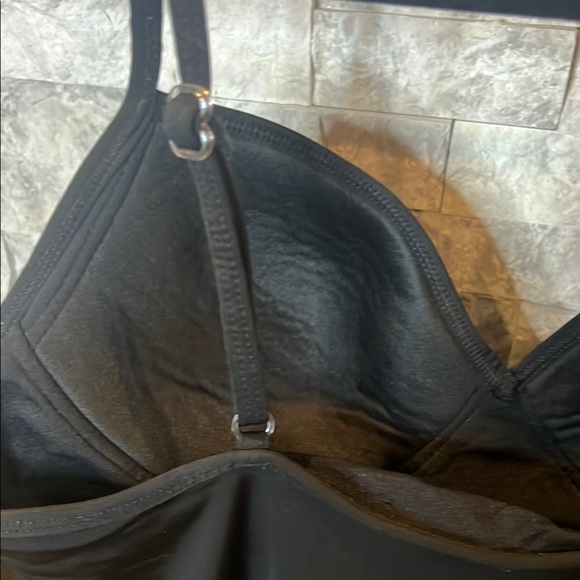 Newport News Black Floral Skirted Swimsuit size 14 - Picture 8 of 10